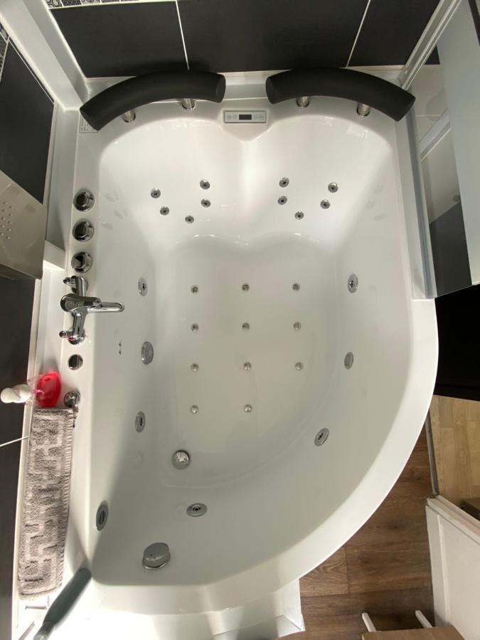 Les Appartements D'Au Coin Du Spa 볼로뉴쉬르메르 외부 사진