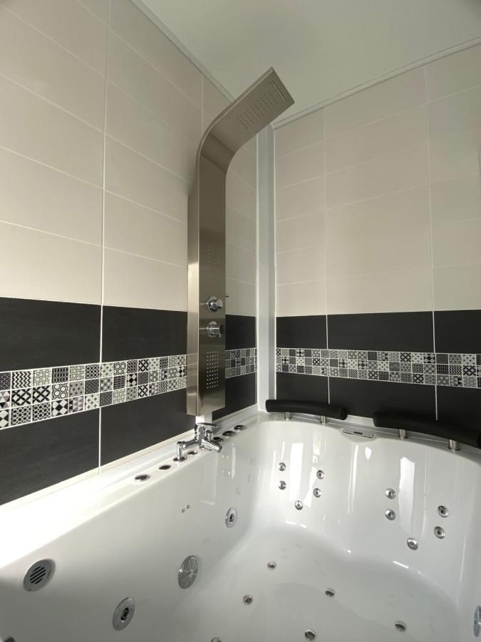 Les Appartements D'Au Coin Du Spa 볼로뉴쉬르메르 외부 사진