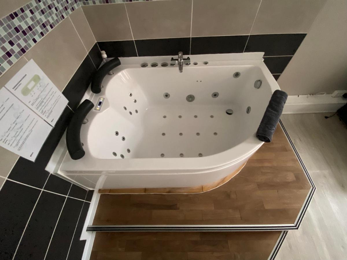 Les Appartements D'Au Coin Du Spa 볼로뉴쉬르메르 외부 사진